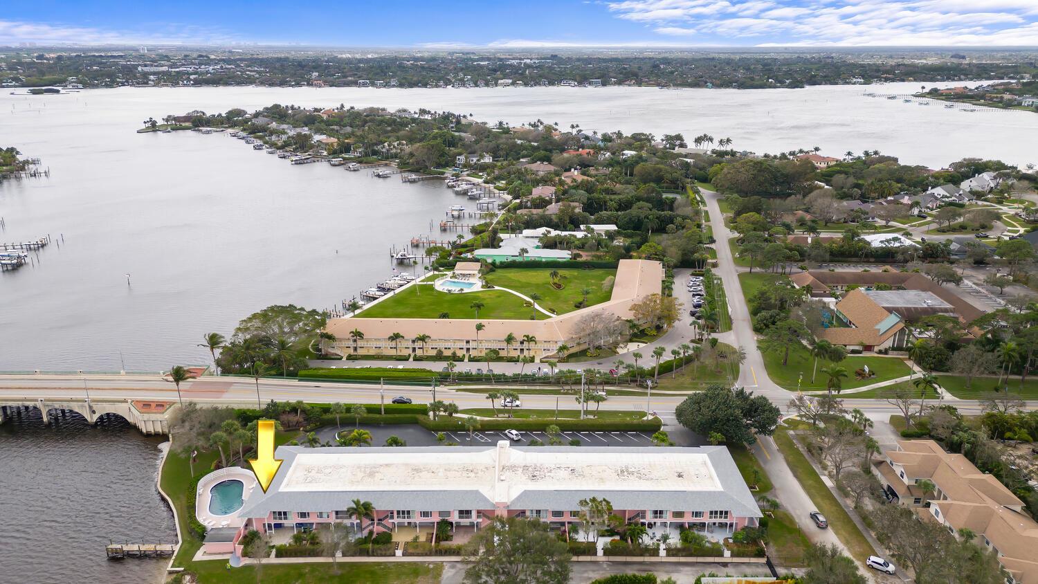 CARRIAGE HOUSE CONDO - Residential