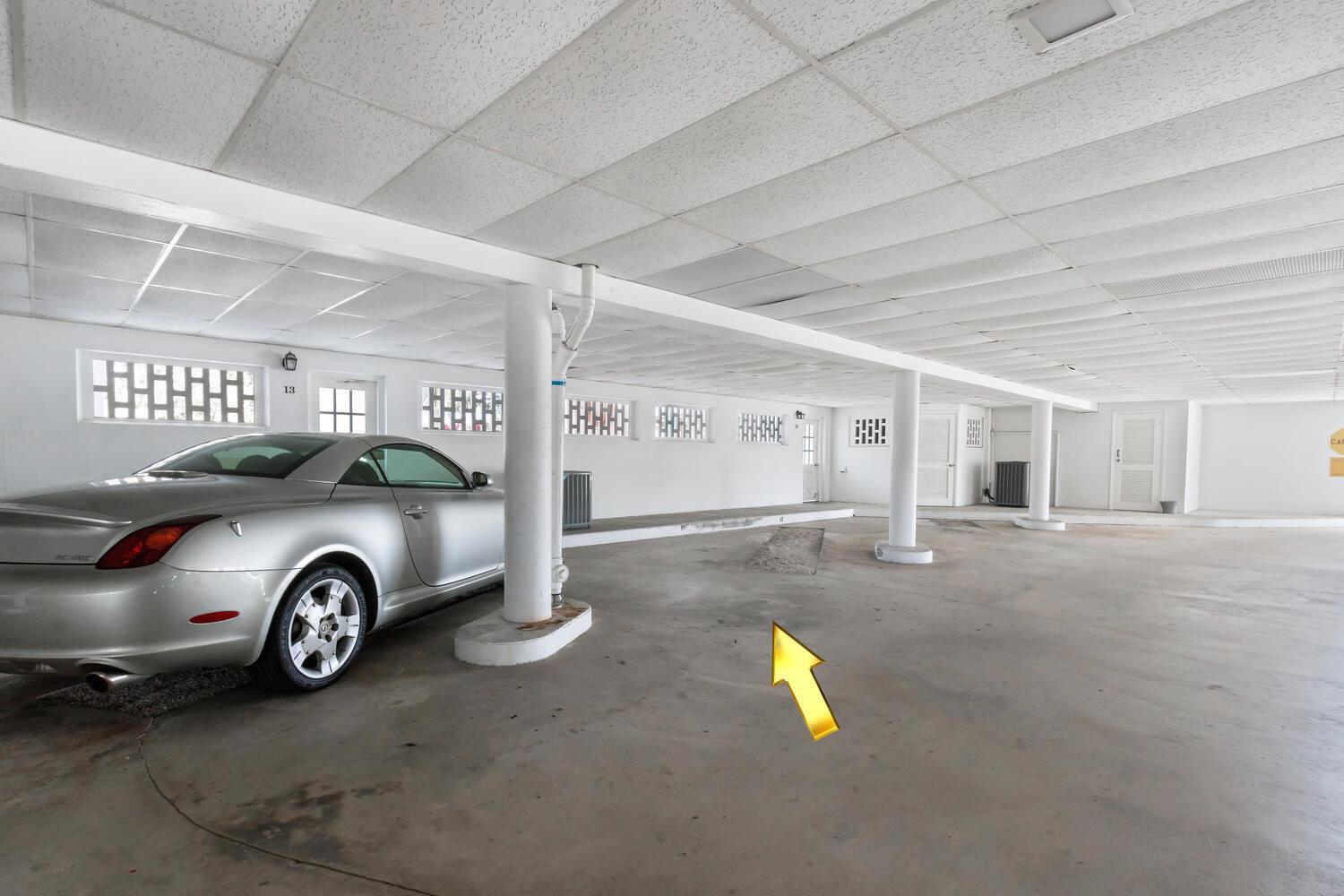 CARRIAGE HOUSE CONDO - Residential