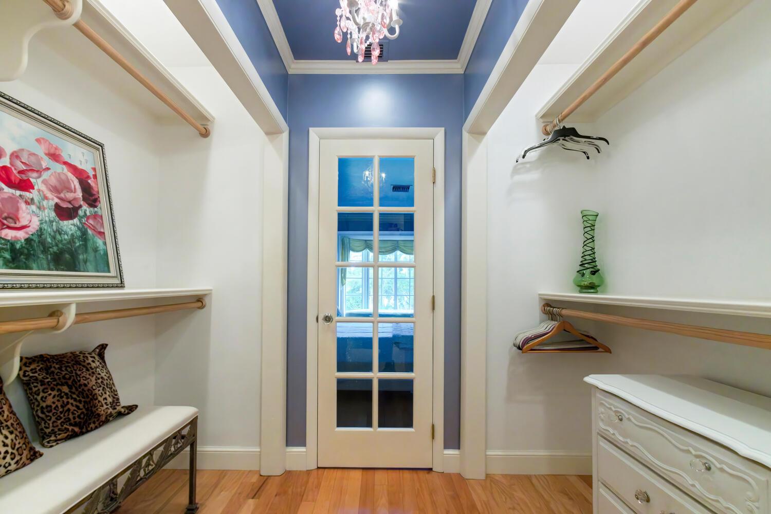 CARRIAGE HOUSE CONDO - Residential