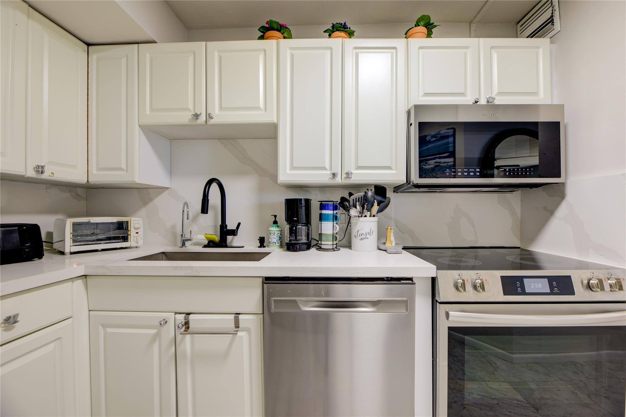 Venetian Condominium - Residential