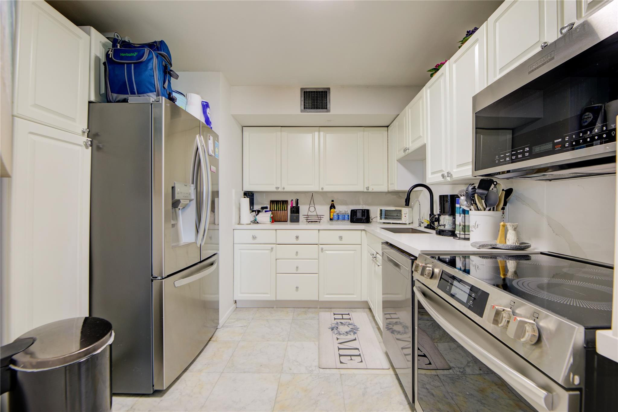 Venetian Condominium - Residential