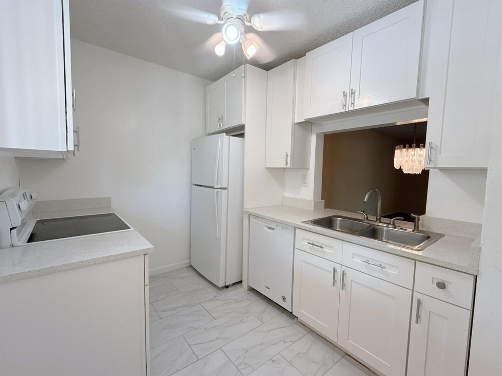 Photo of 924 SW 9th Street Circle #204, Boca Raton, FL 33486 (MLS # R11074762)