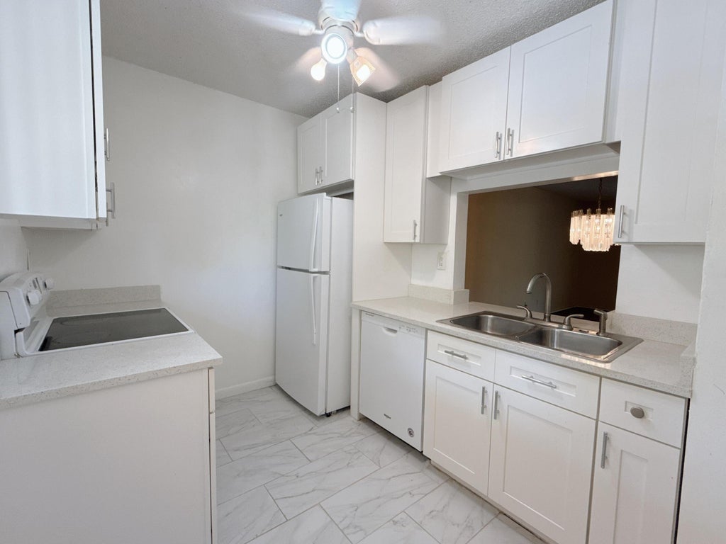 Photo of 924 SW 9th Street Circle #204, Boca Raton, FL 33486 (MLS # R11074762)