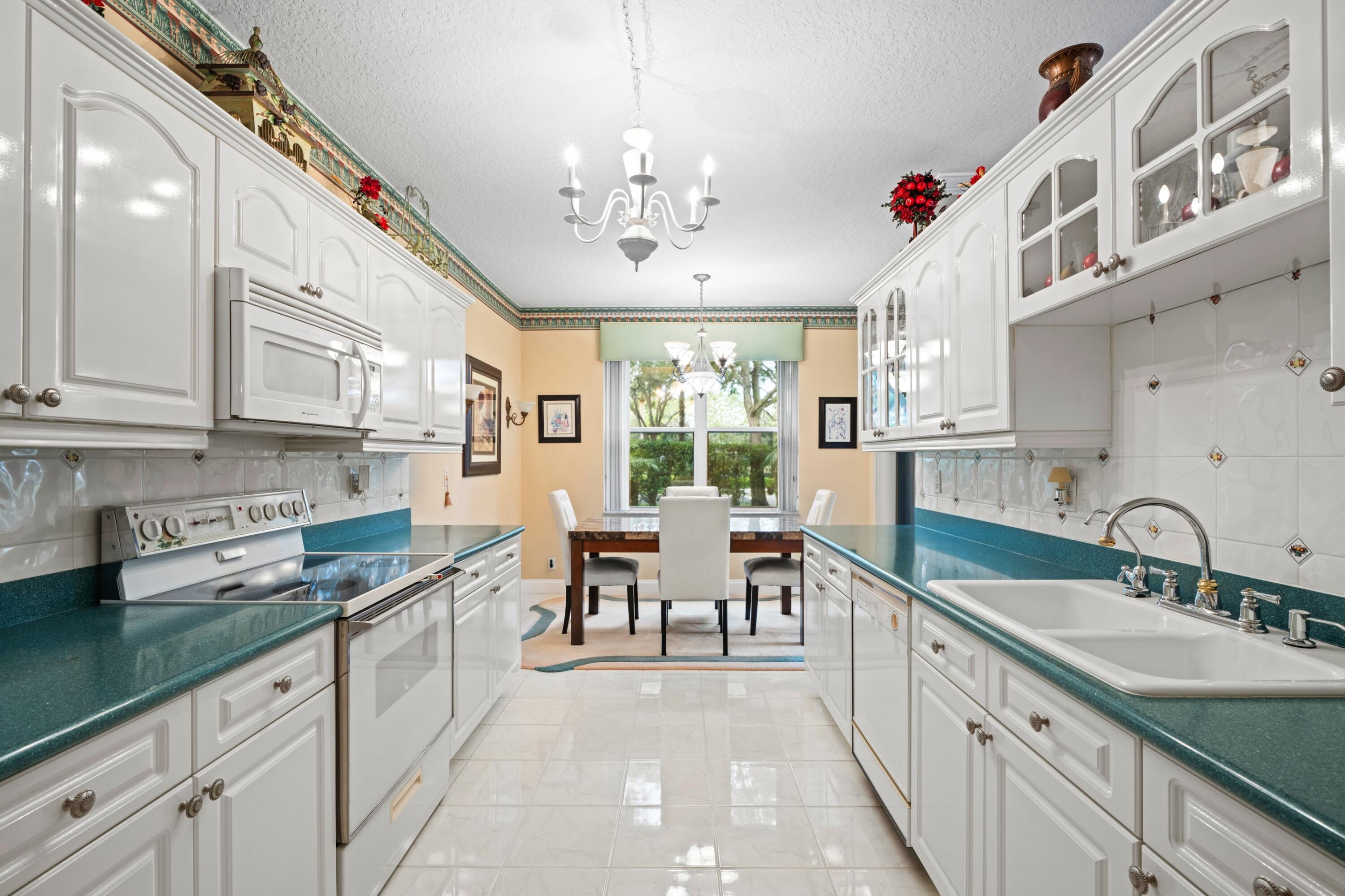 Properties | Stephanie Kaufman 8550 Via Romana 1