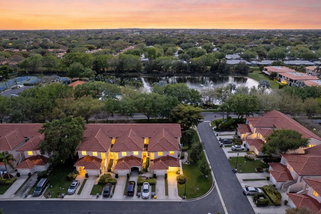 Photo of 8550 VÃ­a Romana #79l, Boca Raton, FL 33496 (MLS # B26009777)