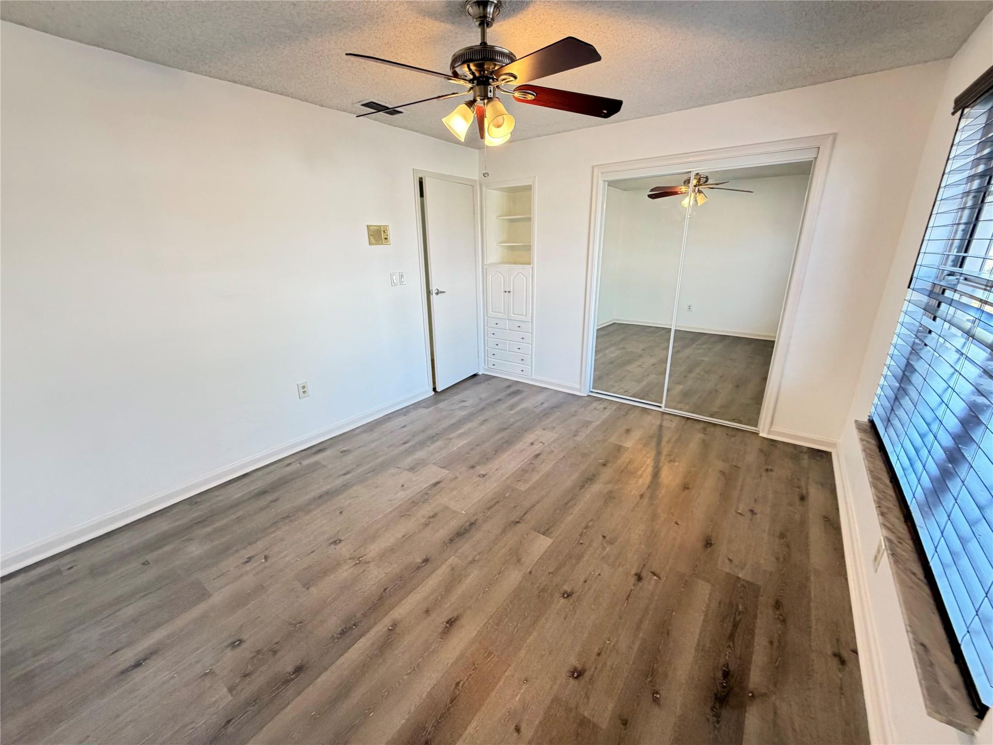 Sunrise Golf Village Sec - Residential