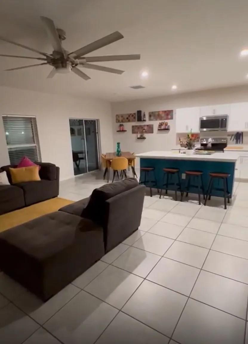 885 Eagle Rock Ter