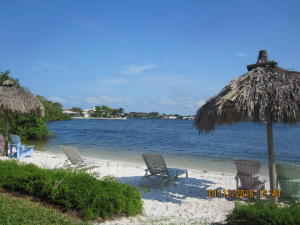 HYPOLUXOS MARINERS CAY CONDO - Residential