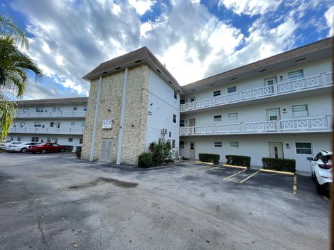 A home in Lauderdale Lakes