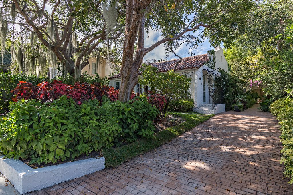 Photo of 611 Flamingo Drive, West Palm Beach, FL 33401 (MLS # B26022973)