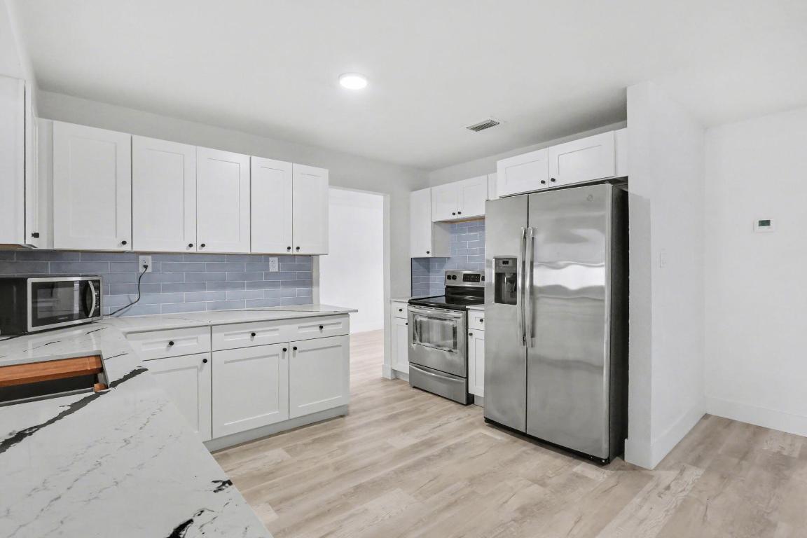 DELRAY GARDEN ESTATES 3 - Residential Lease