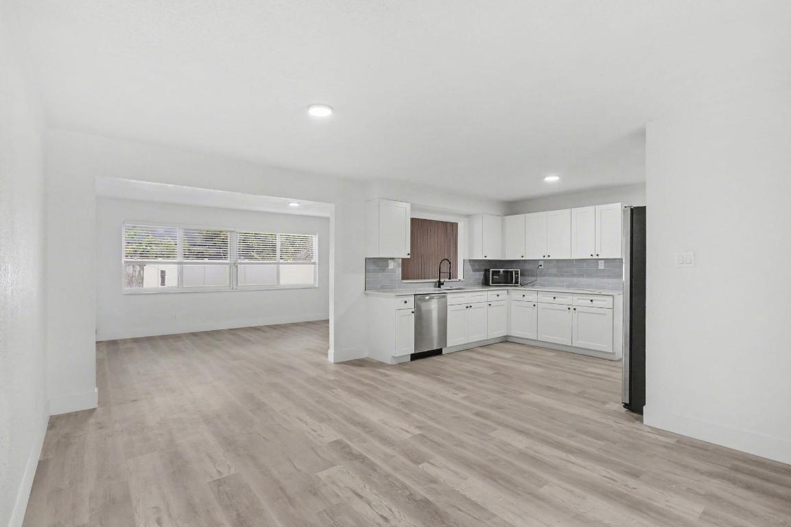 DELRAY GARDEN ESTATES 3 - Residential Lease