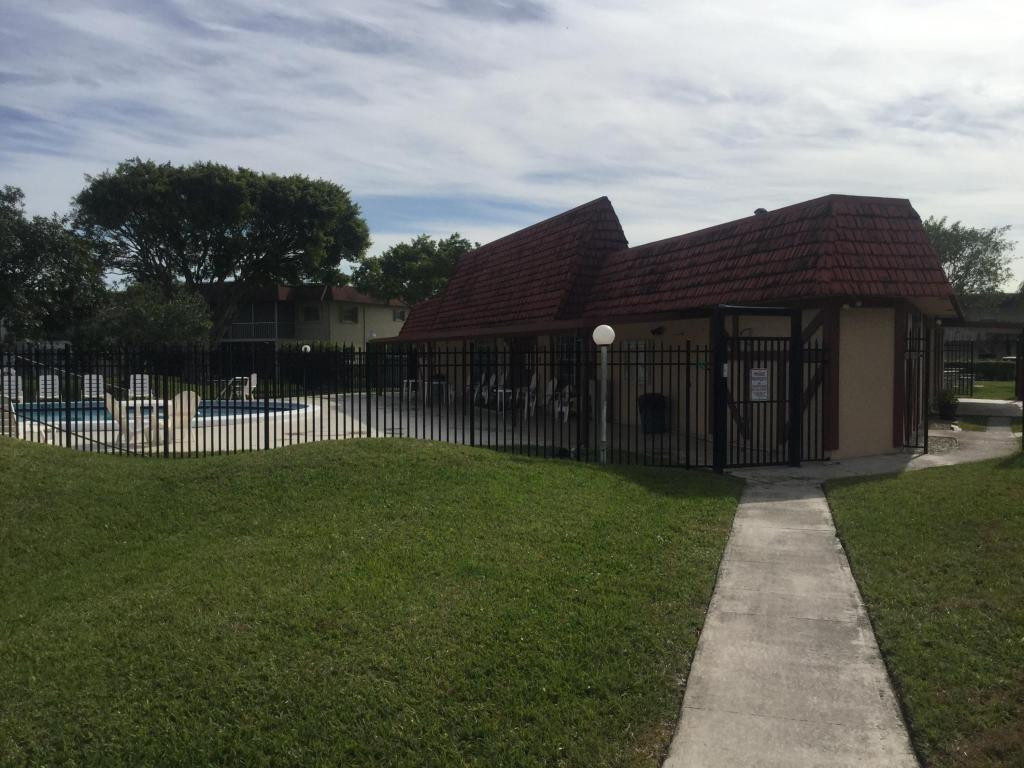 SANDALFOOT SQUIRE CONDO - Residential Lease