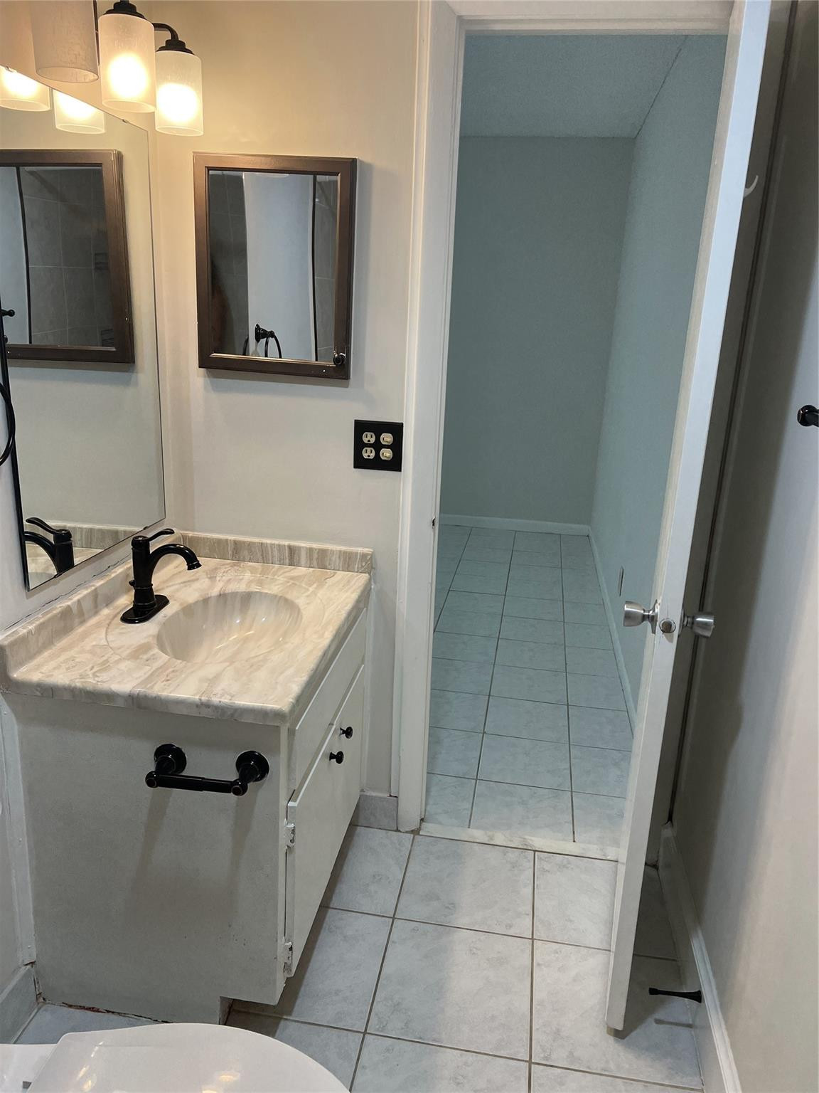 SANDALFOOT SQUIRE CONDO - Residential Lease