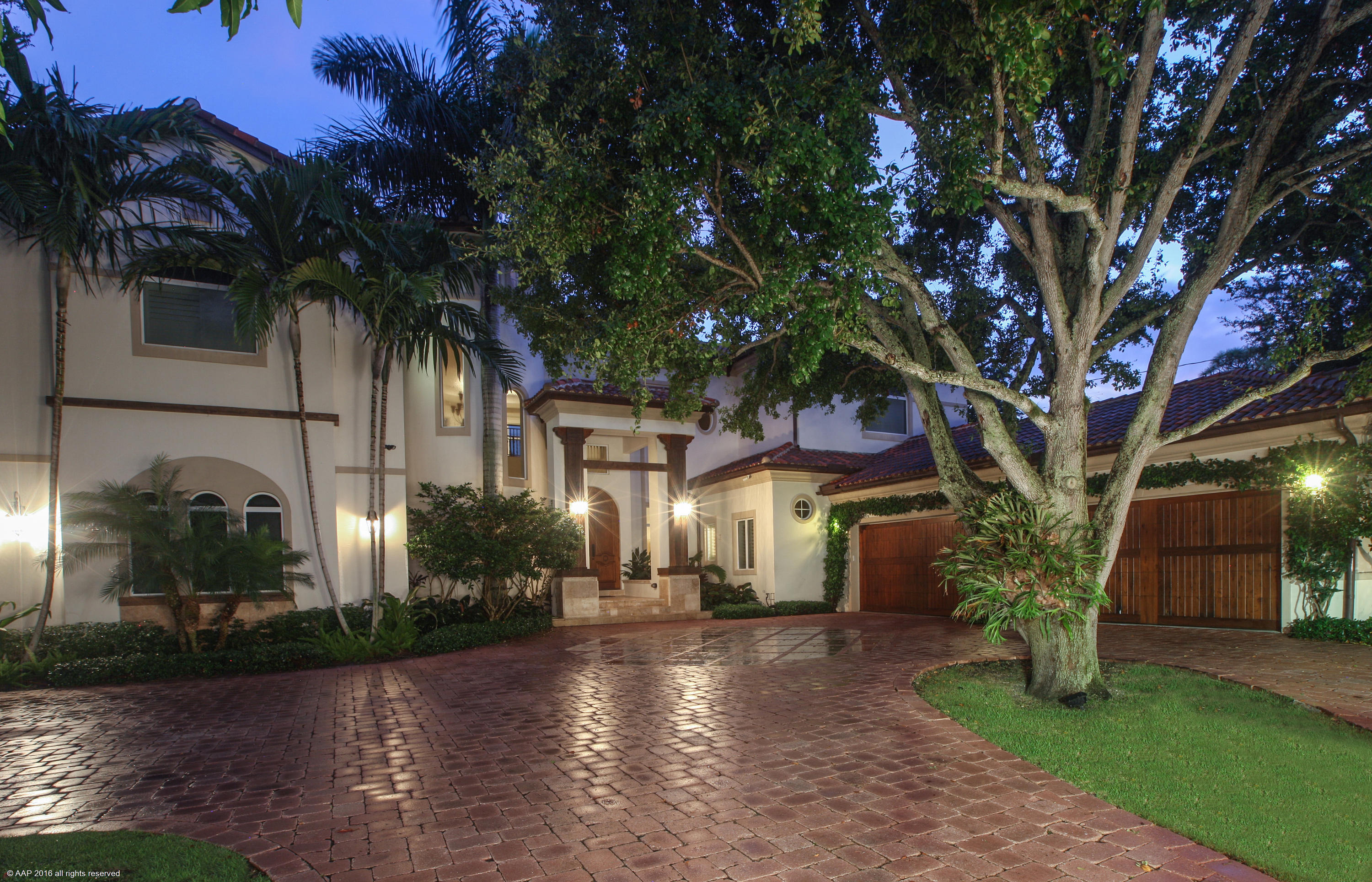 RIVERSIDE ON THE LOXAHATC - Residential