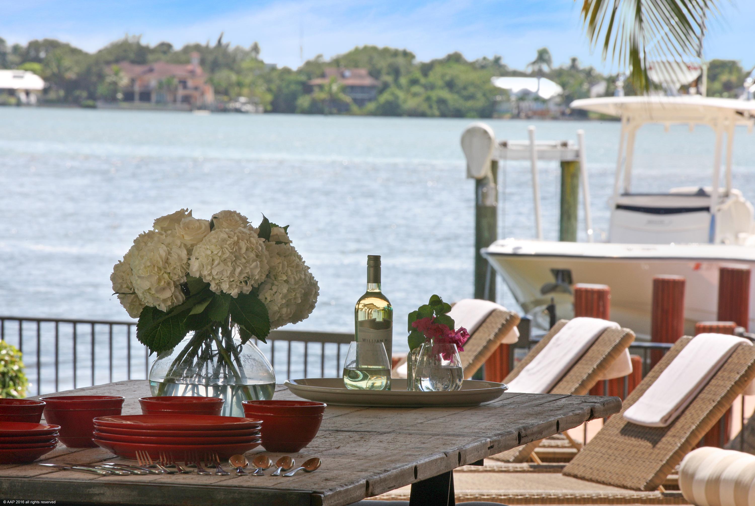 RIVERSIDE ON THE LOXAHATC - Residential