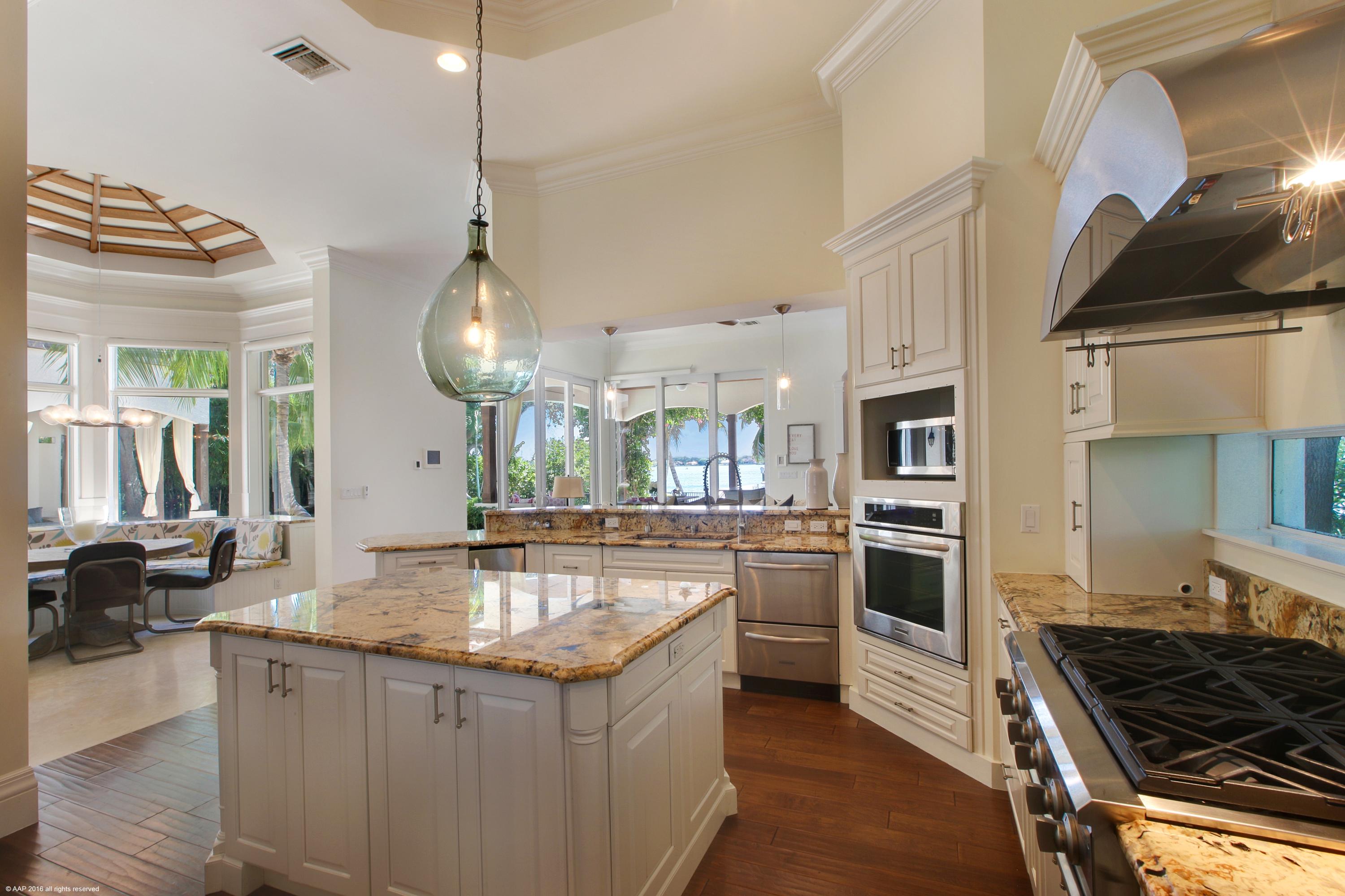 RIVERSIDE ON THE LOXAHATC - Residential