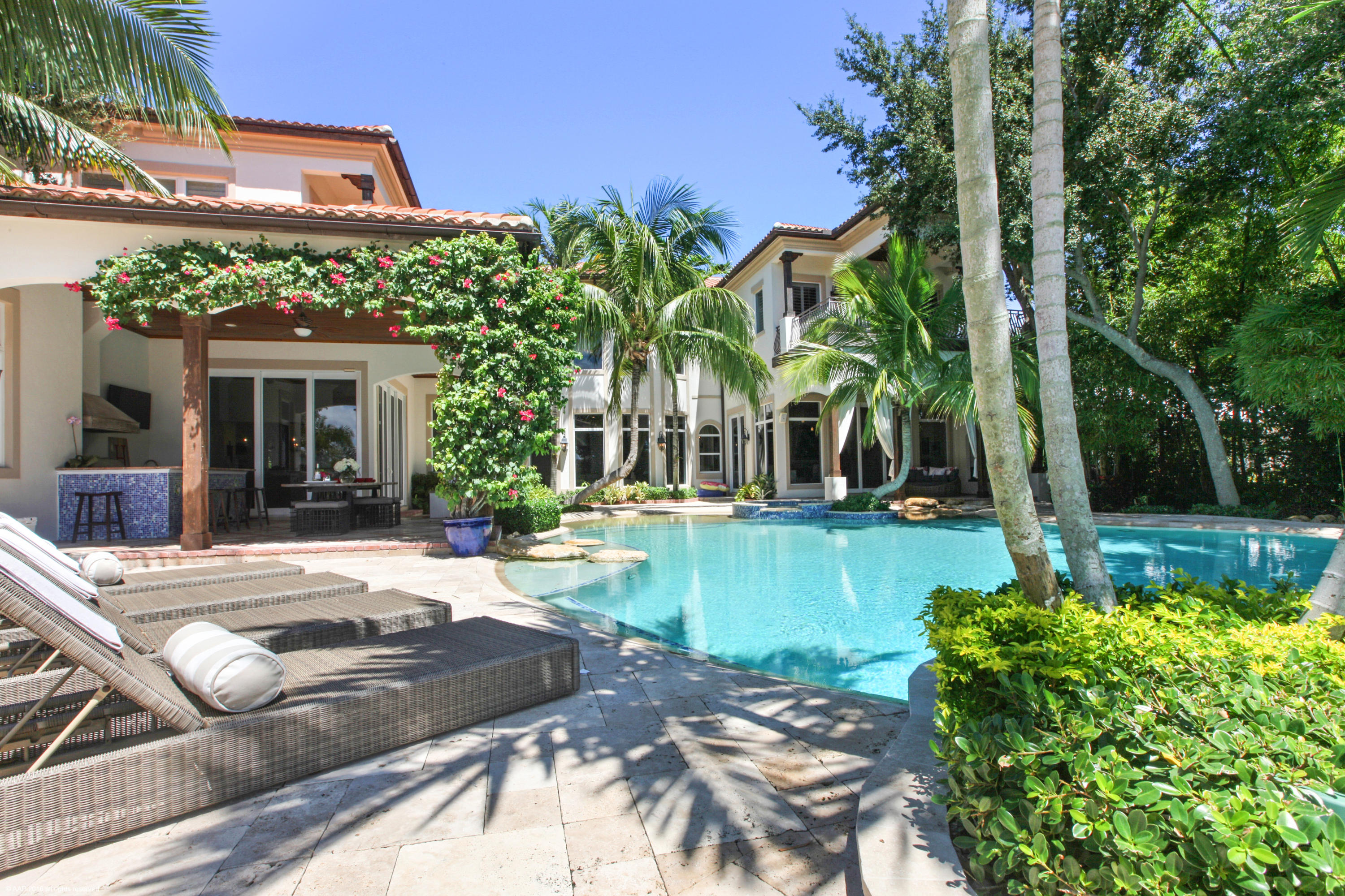 RIVERSIDE ON THE LOXAHATC - Residential