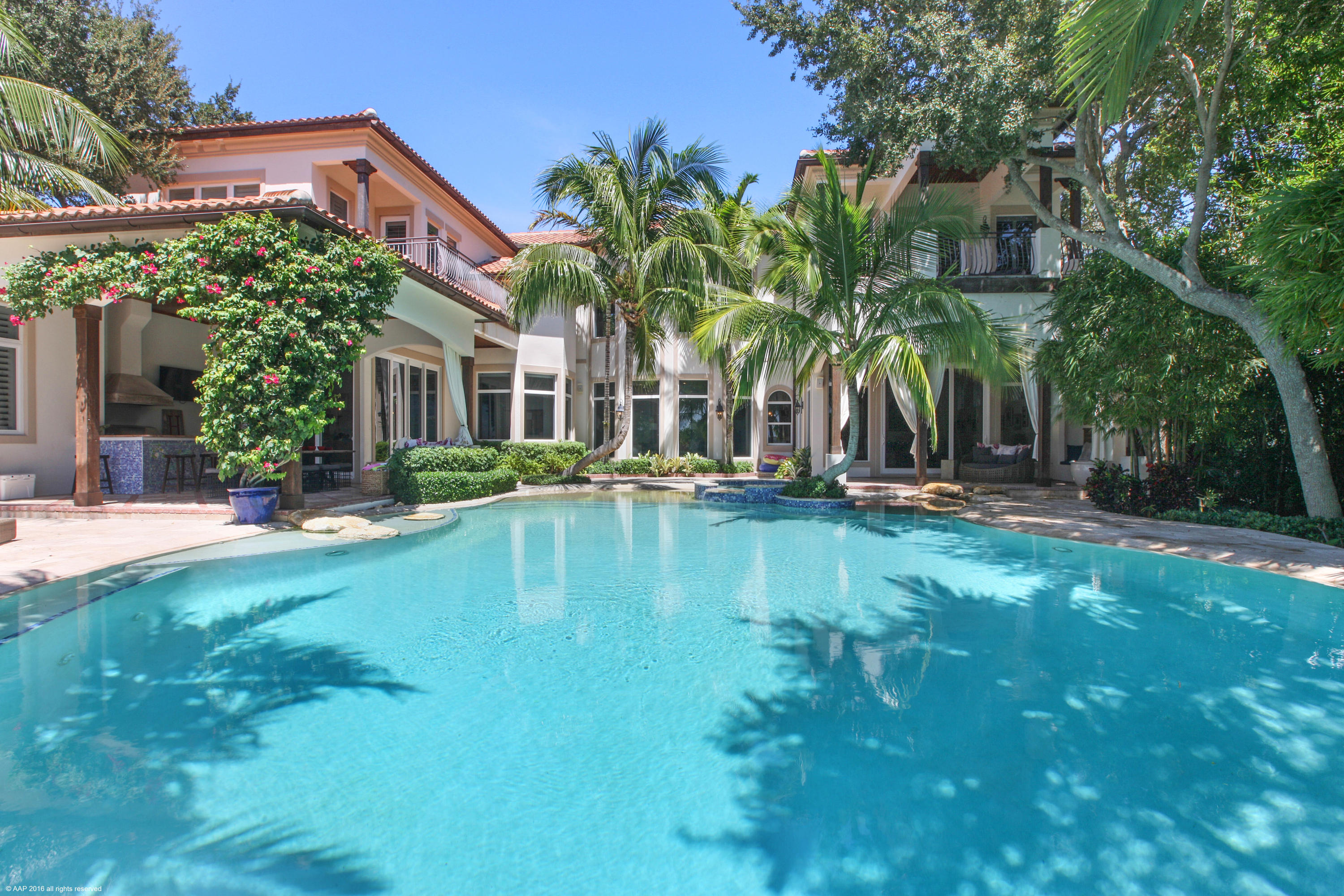 RIVERSIDE ON THE LOXAHATC - Residential