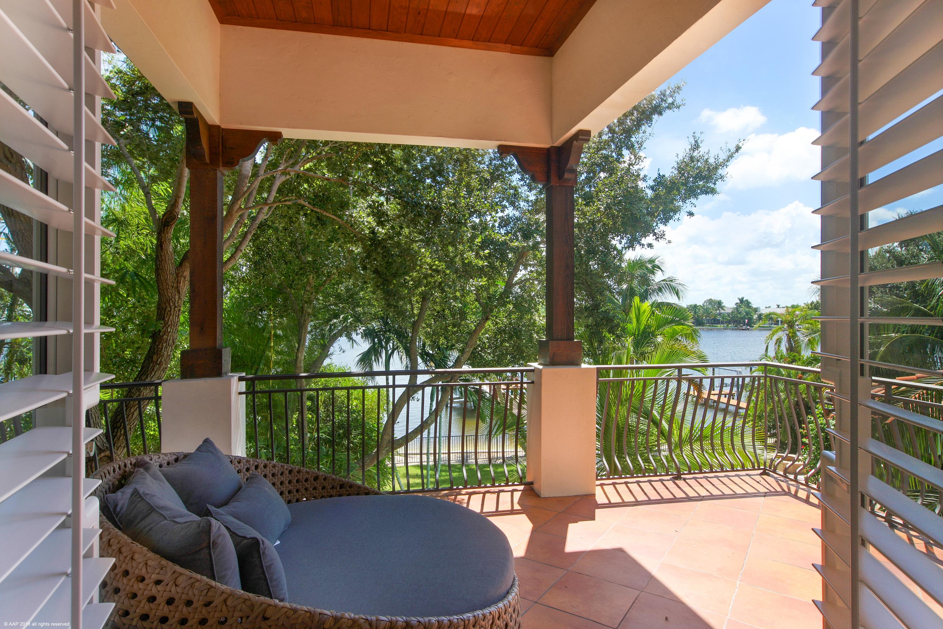 RIVERSIDE ON THE LOXAHATC - Residential