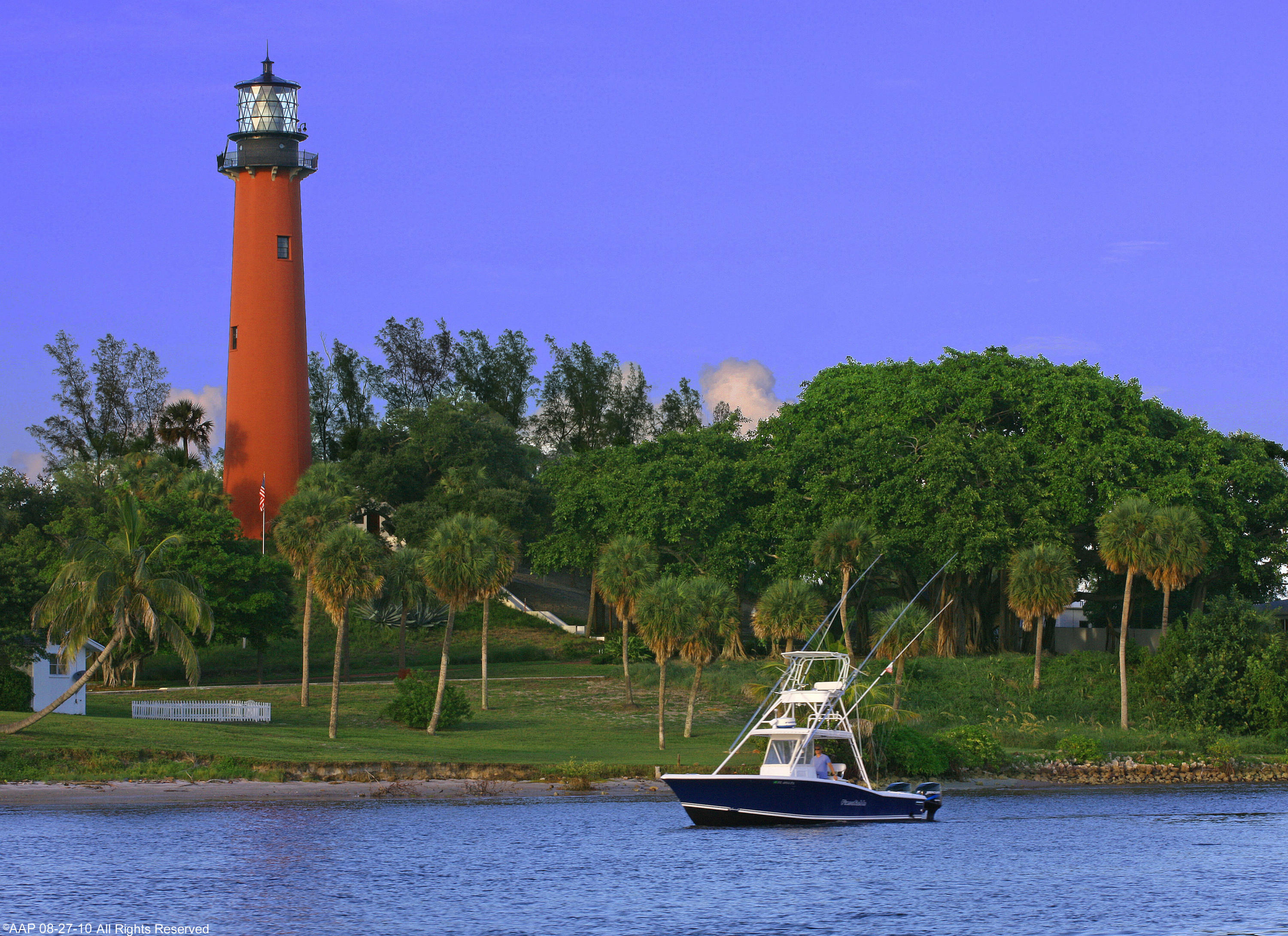 RIVERSIDE ON THE LOXAHATC - Residential