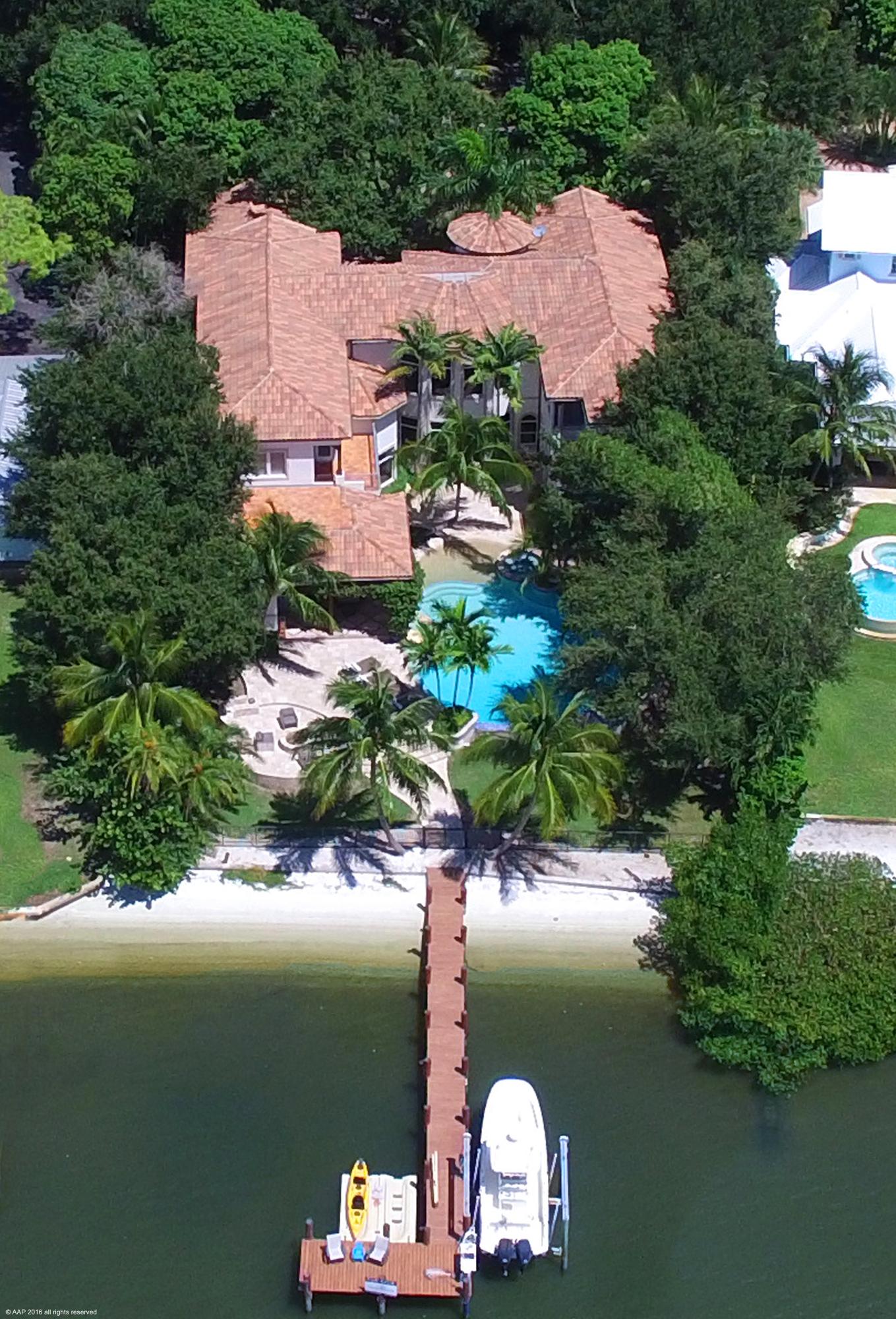 RIVERSIDE ON THE LOXAHATC - Residential