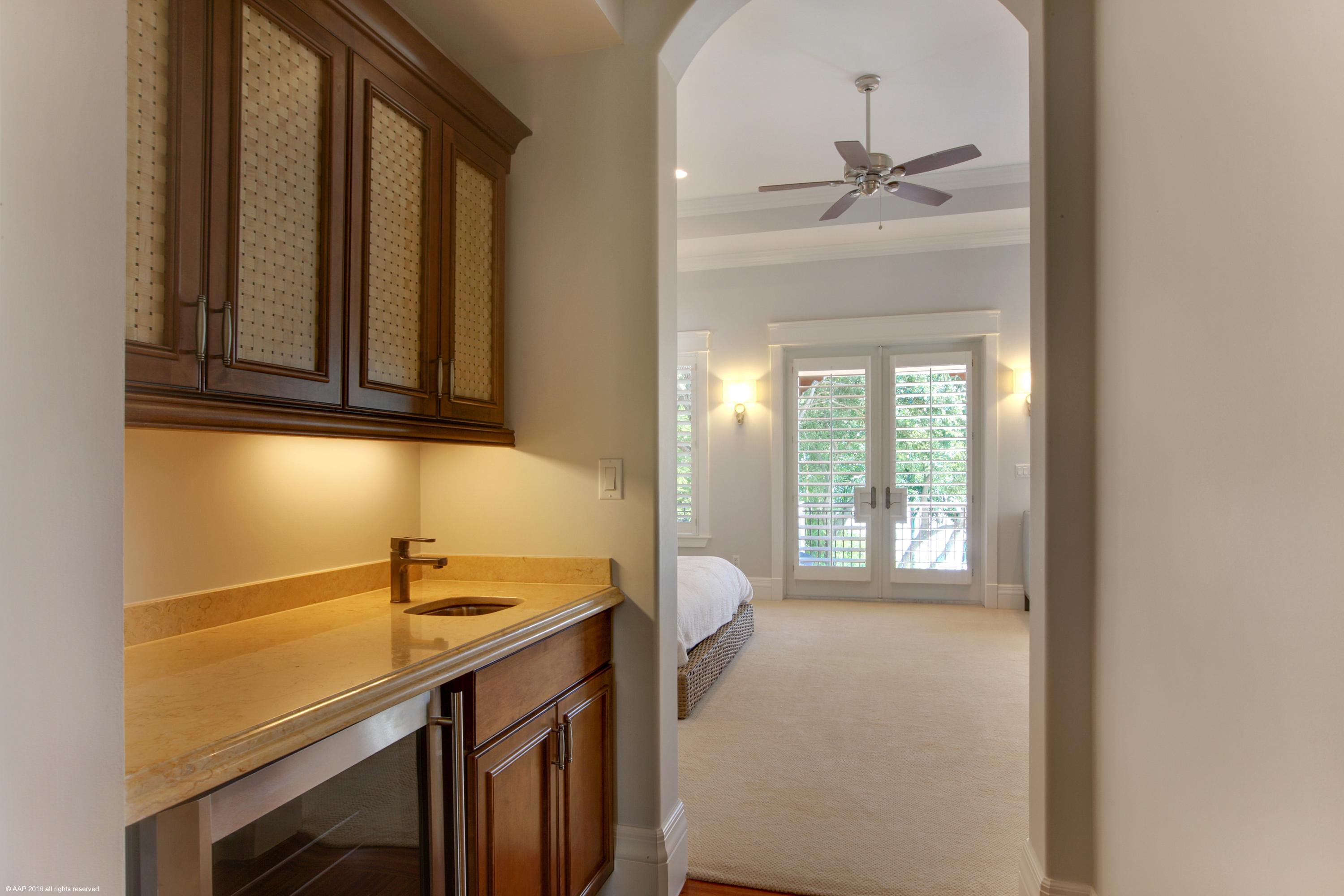 RIVERSIDE ON THE LOXAHATC - Residential