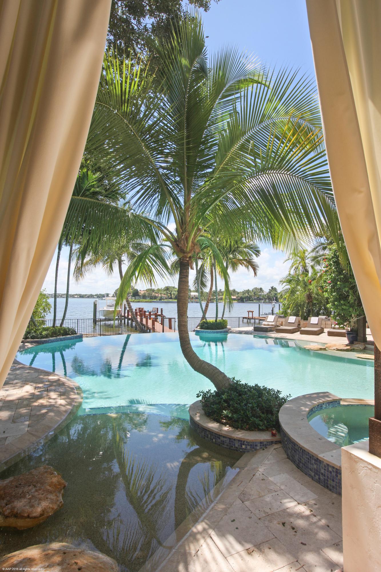 RIVERSIDE ON THE LOXAHATC - Residential