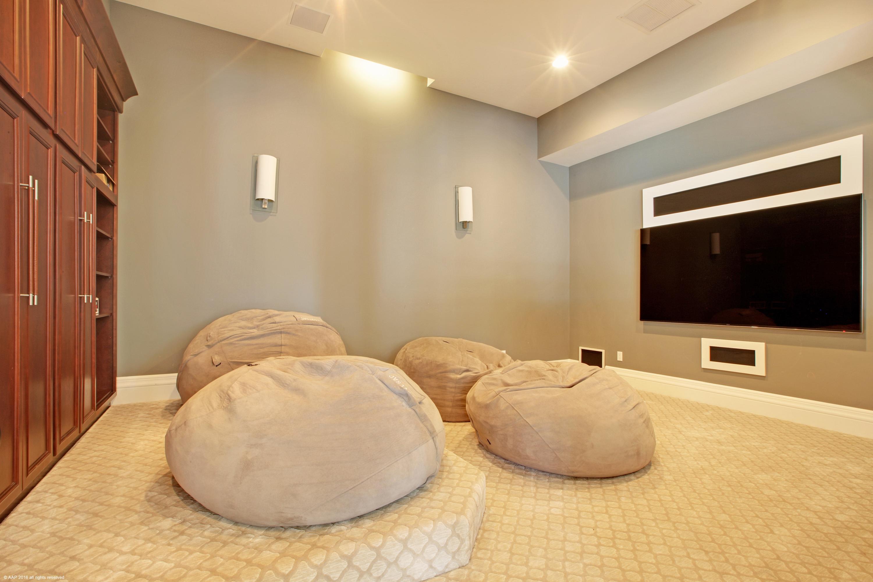 RIVERSIDE ON THE LOXAHATC - Residential