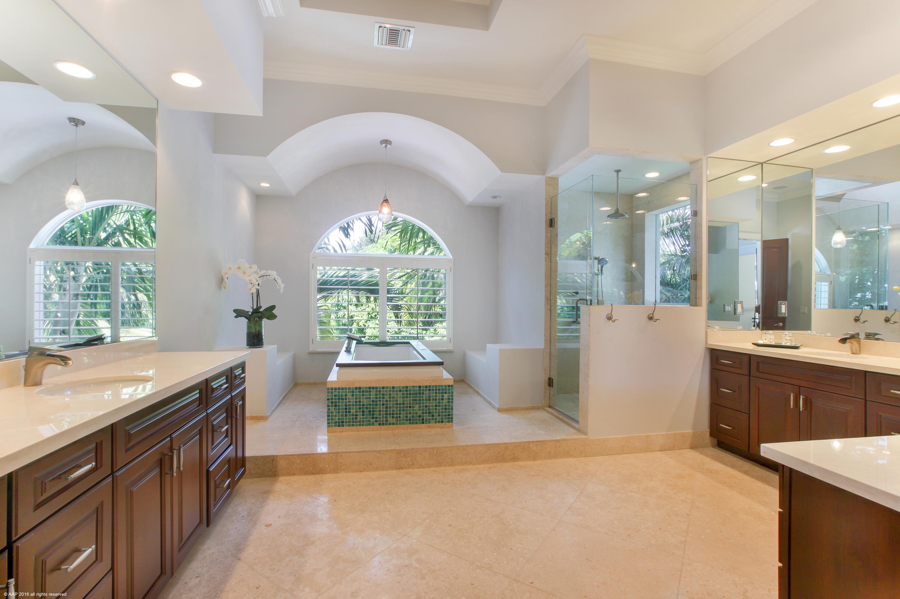 RIVERSIDE ON THE LOXAHATC - Residential