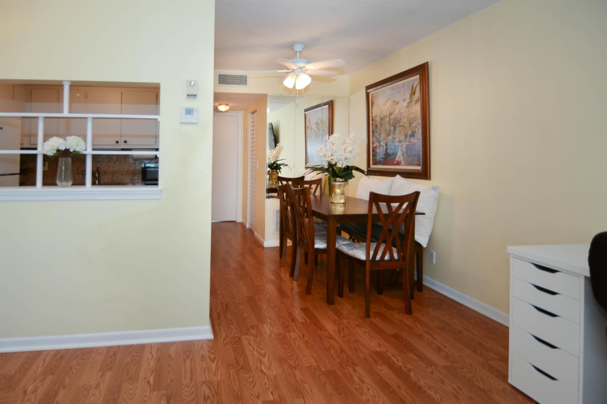 3120 Lake Osborne Drive 110, Lake Worth Beach, FL, 33461/$79,750 4 3120 Lake Osborne Drive 110