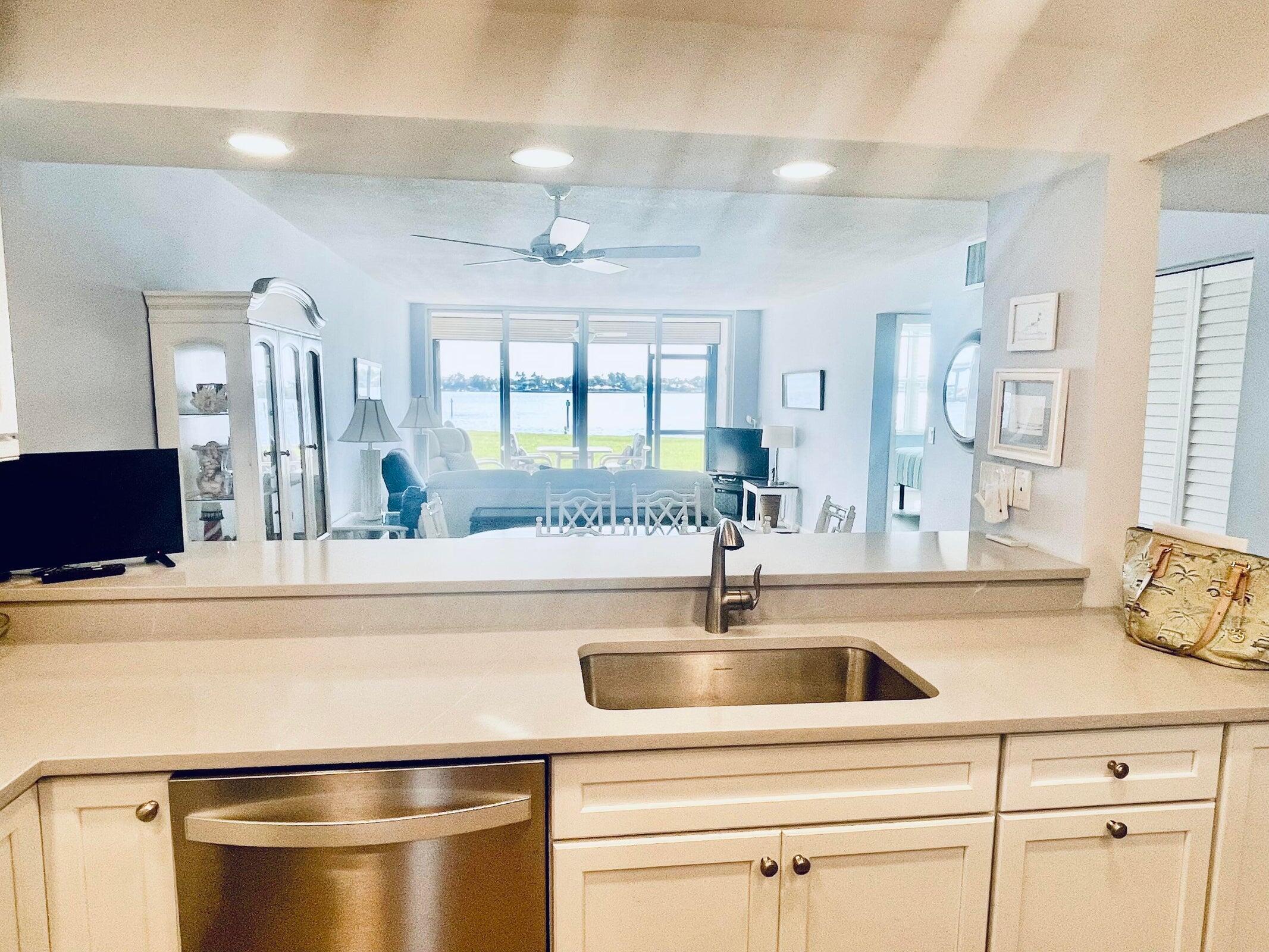 1950 SW Palm City Road 13104