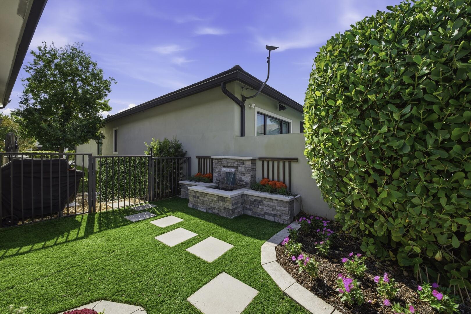 PALM MEADOWS ESTATES - Residential