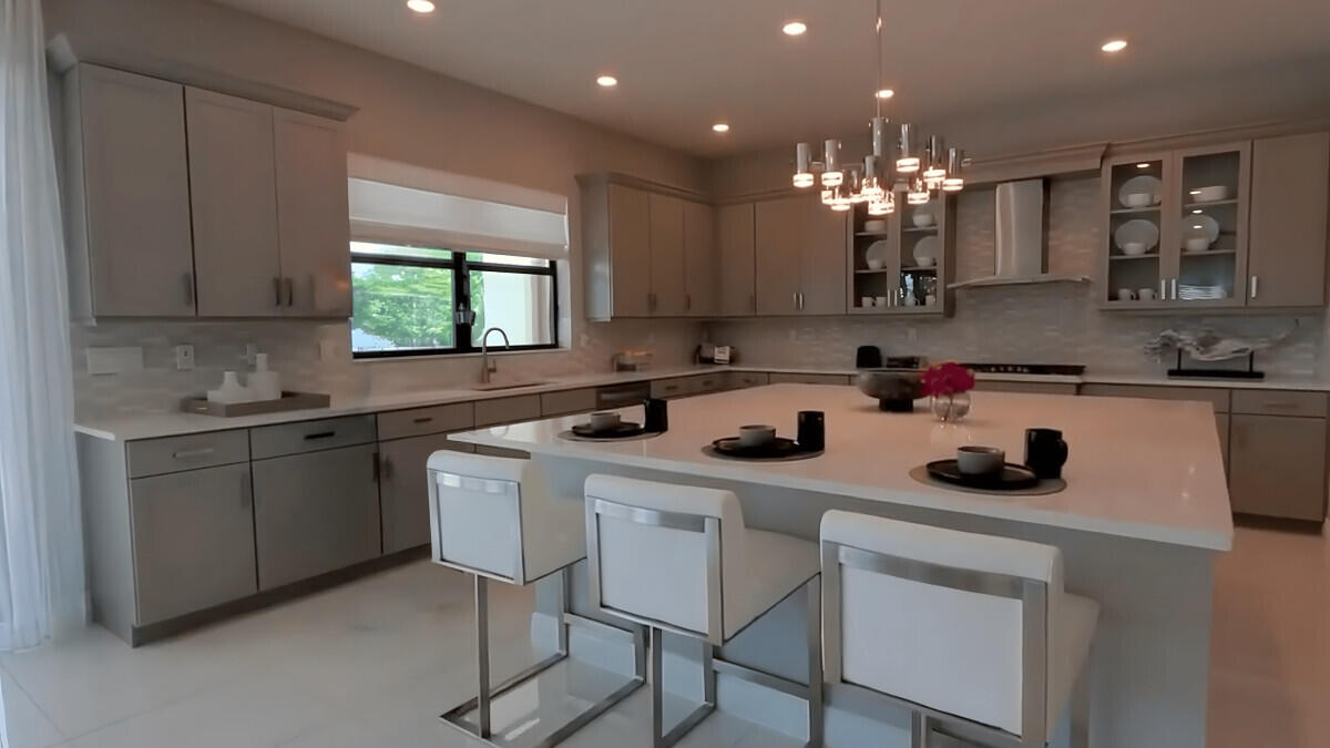 8685 Parkland Bay Drive