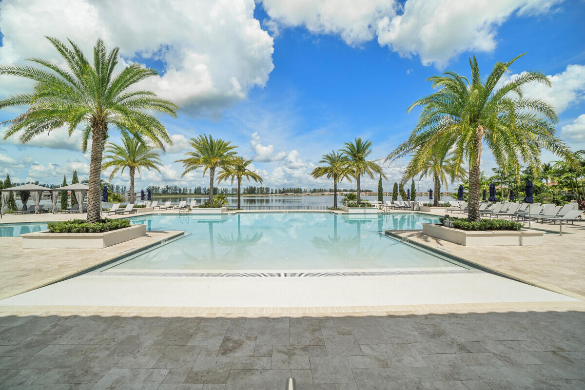 PARKLAND BAY - Residential
