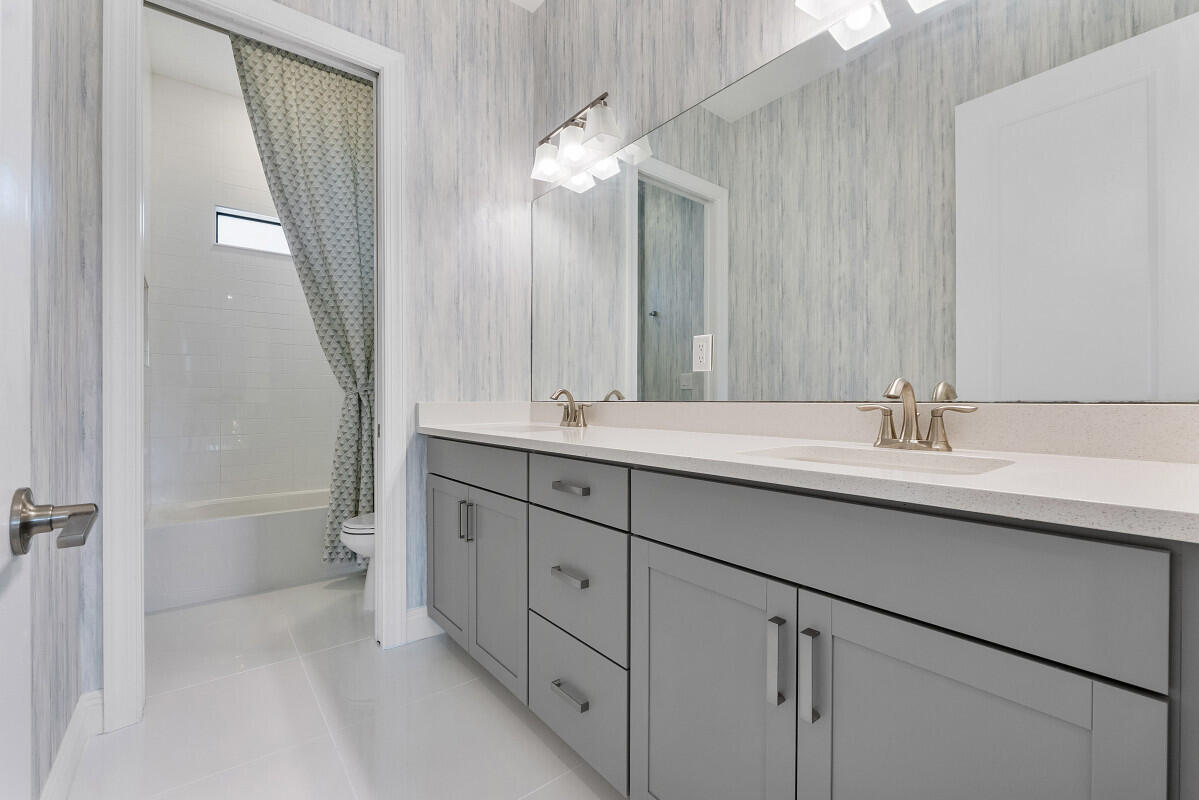 PARKLAND BAY - Residential