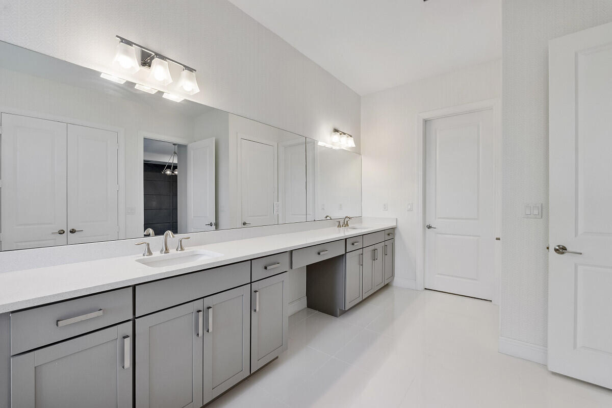 PARKLAND BAY - Residential