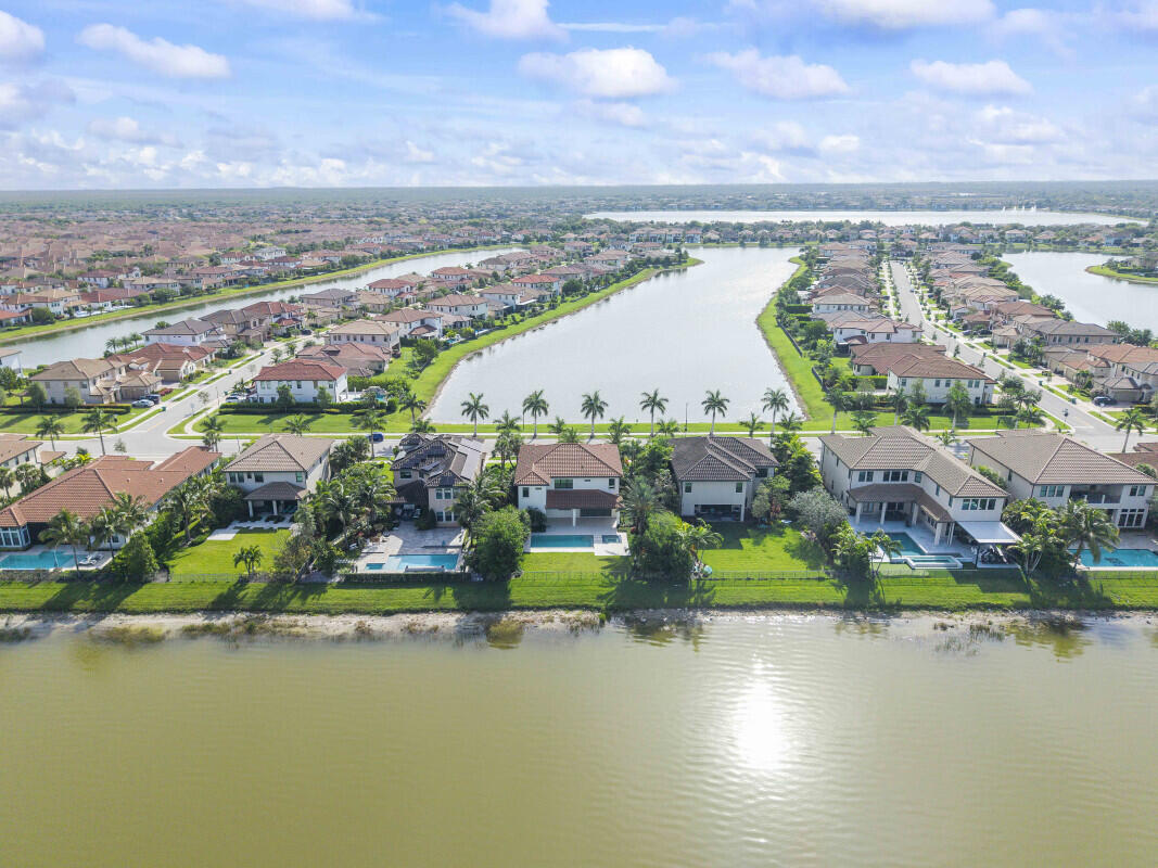 PARKLAND BAY - Residential