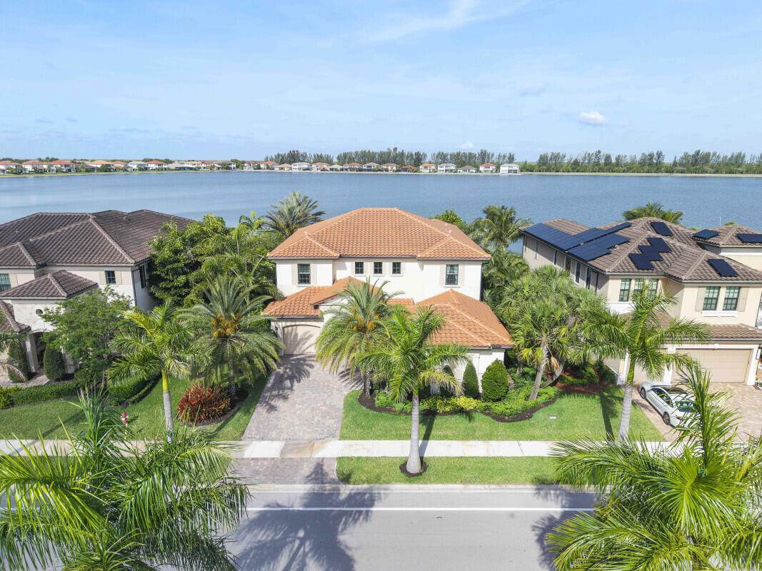 PARKLAND BAY - Residential