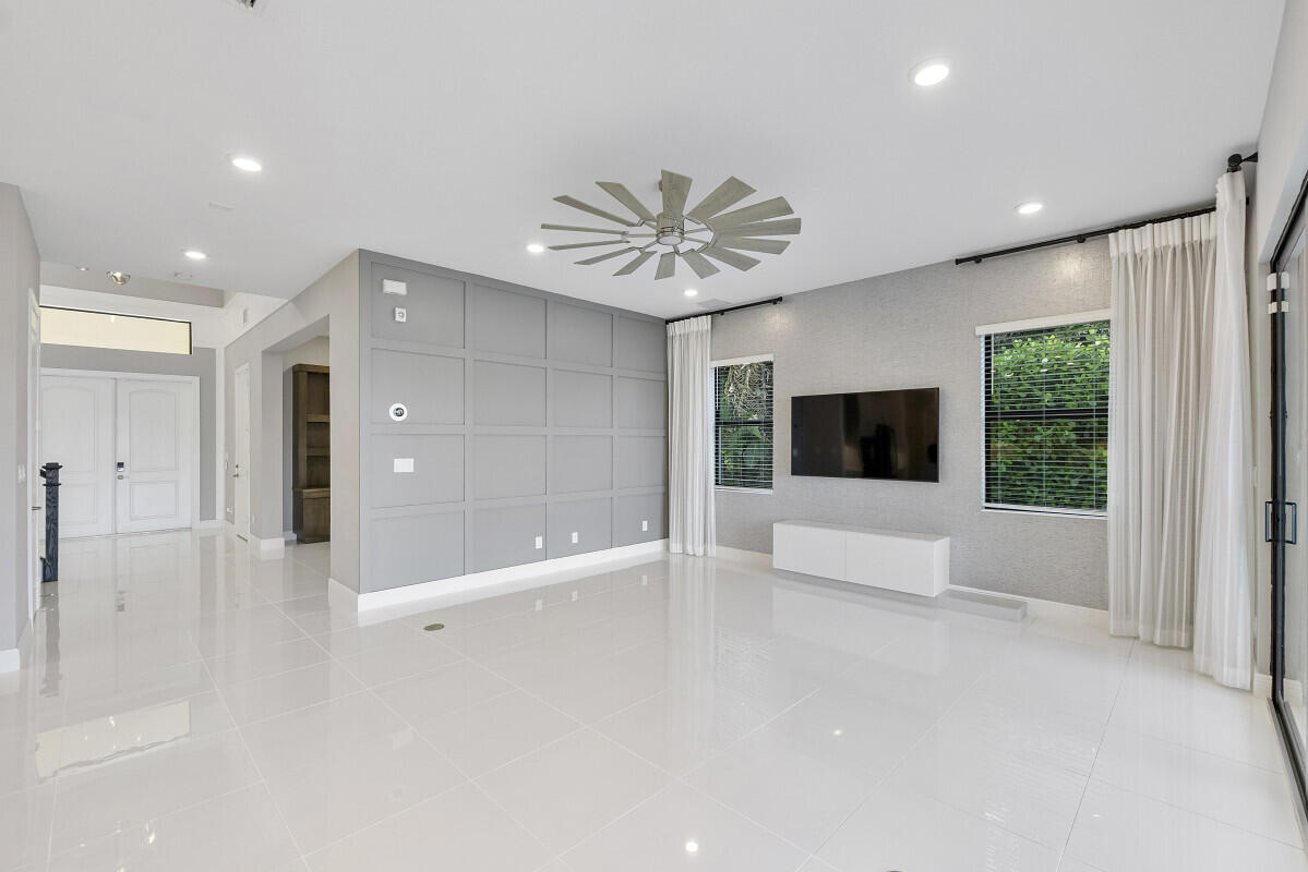 PARKLAND BAY - Residential
