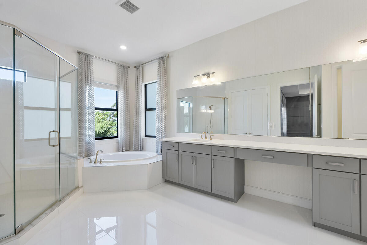 PARKLAND BAY - Residential