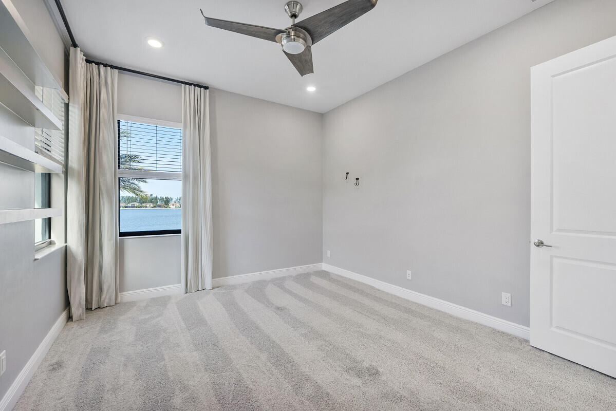 PARKLAND BAY - Residential