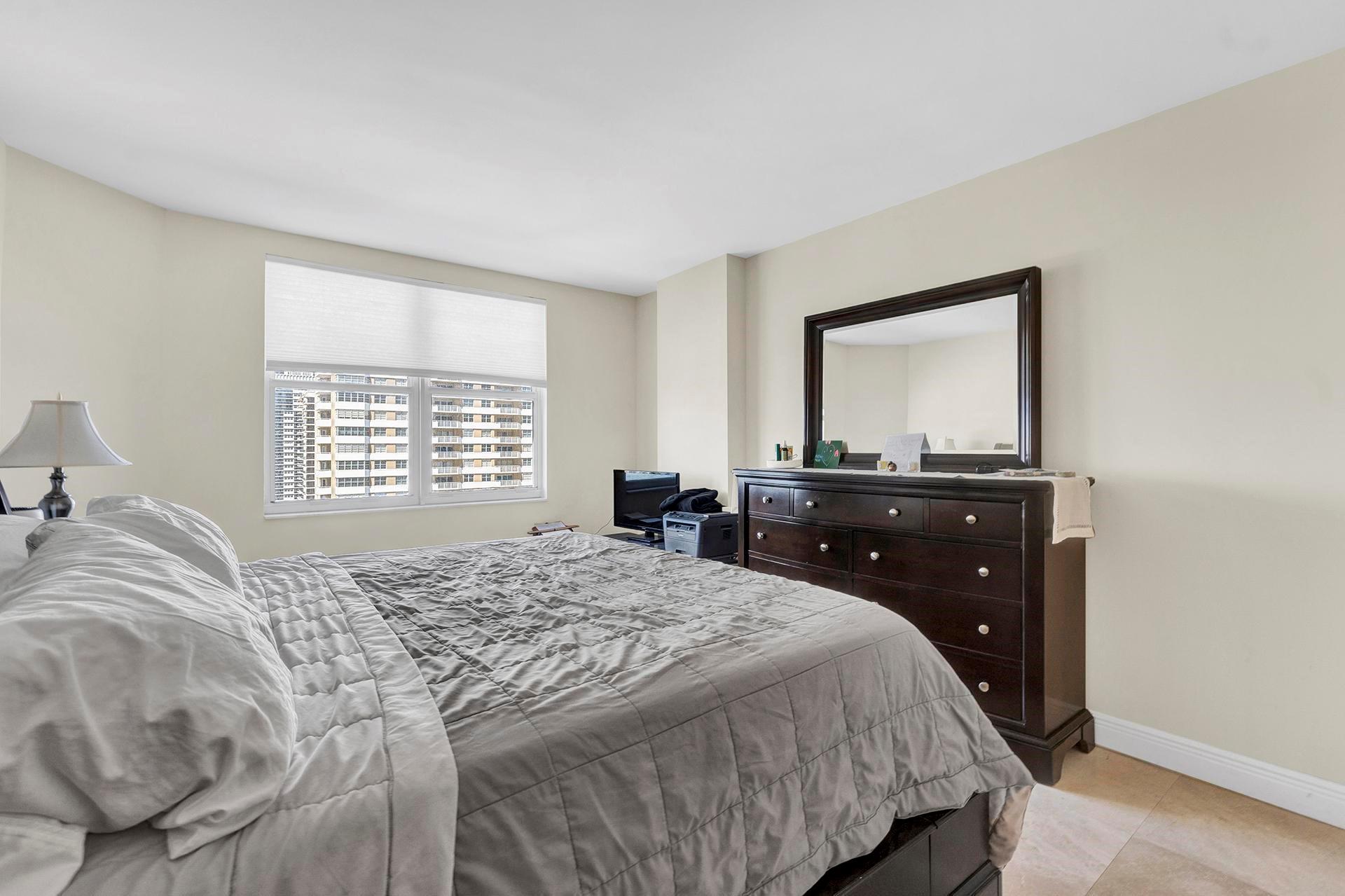 Hemispheres condo - Residential