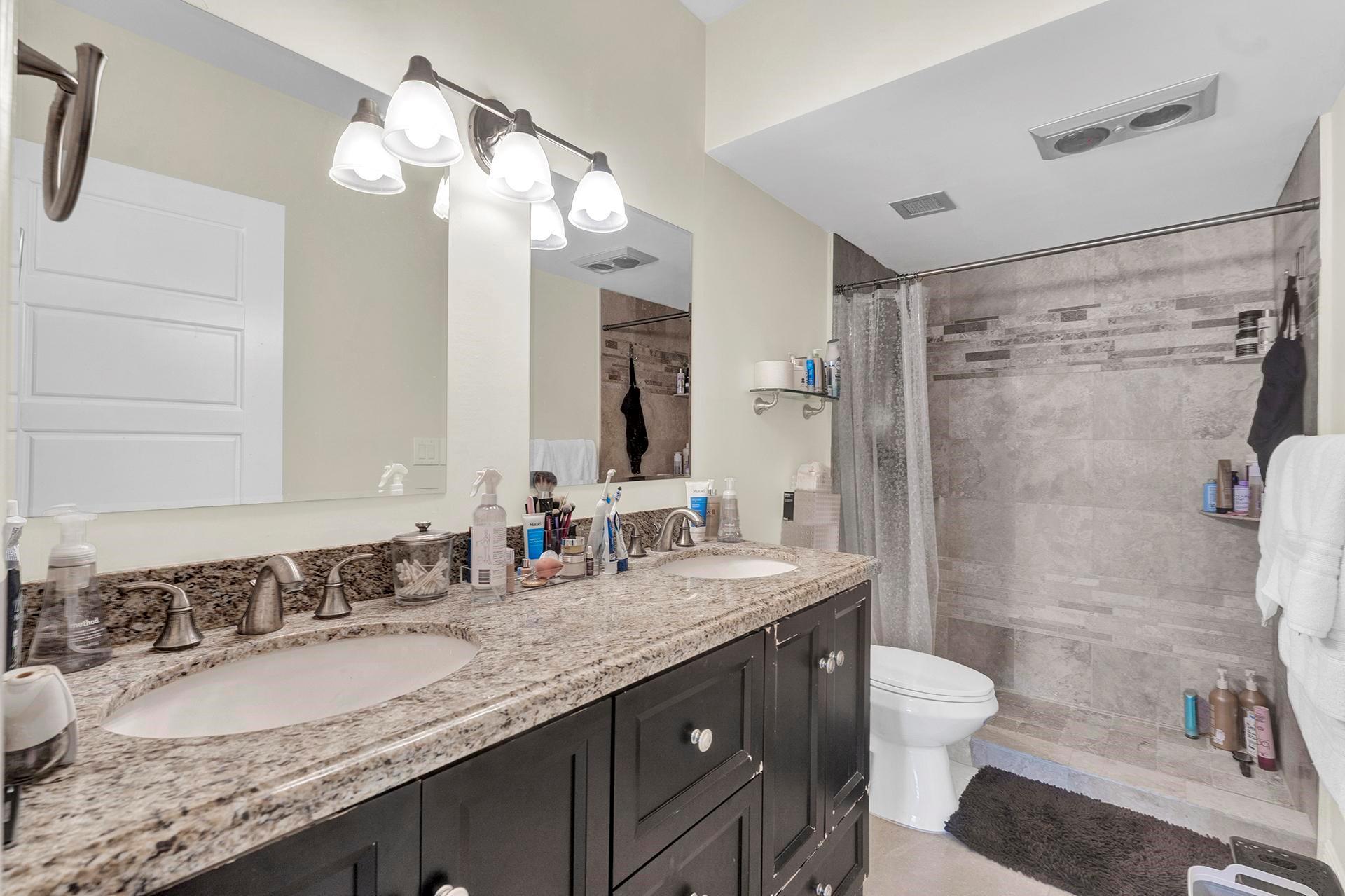 Hemispheres condo - Residential