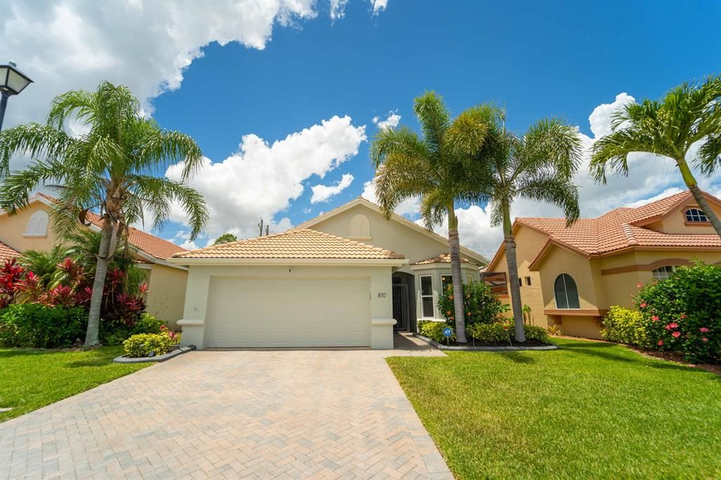 Photo of 810 SW Munjack Circle Cir, Port St Lucie, FL 34986 (MLS # R10800127)