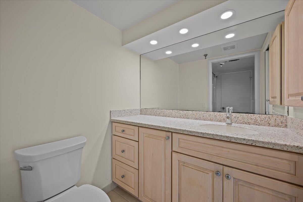 OLD PORT COVE TOWER EAST CONDO - Residential