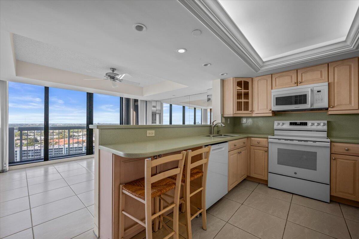 OLD PORT COVE TOWER EAST CONDO - Residential