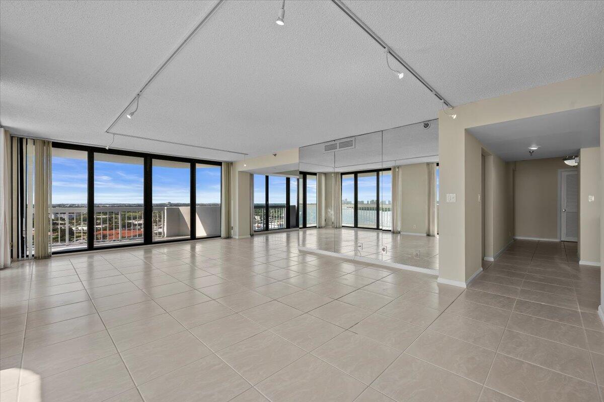 OLD PORT COVE TOWER EAST CONDO - Residential