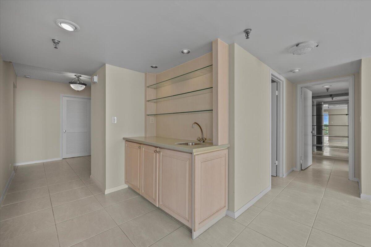 OLD PORT COVE TOWER EAST CONDO - Residential