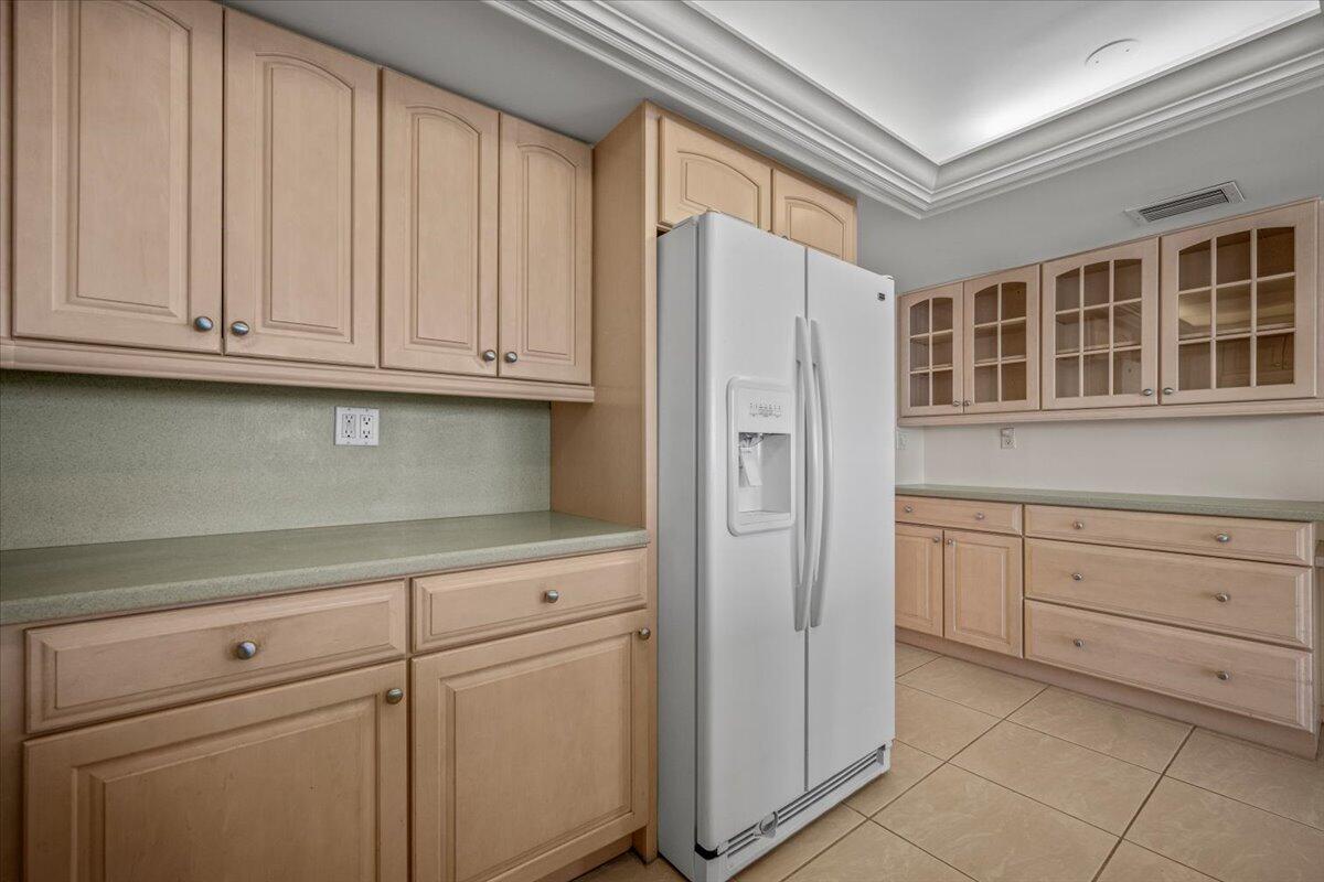 OLD PORT COVE TOWER EAST CONDO - Residential